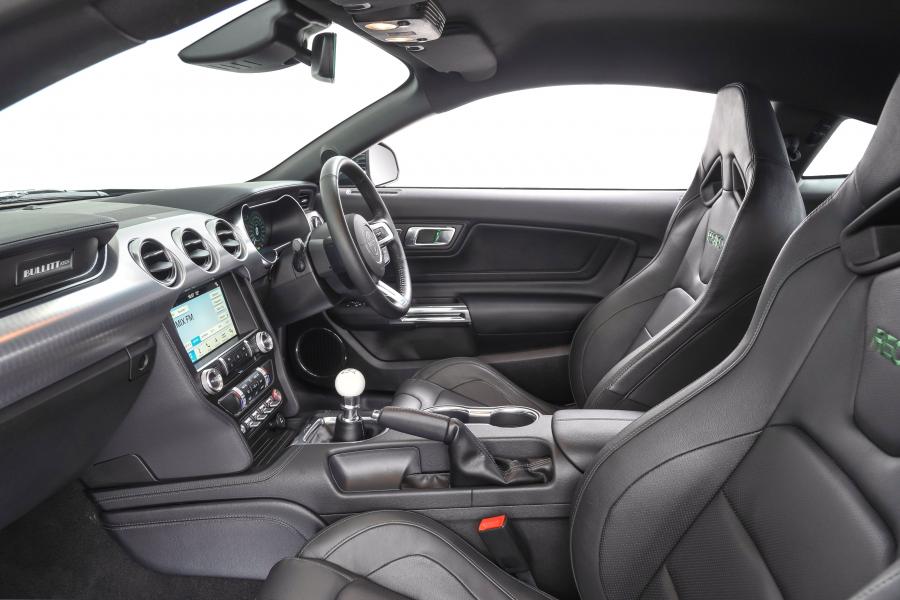 Интерьер Ford Mustang Bullitt 2019 года  (ZA) (фото 16 из 44)
